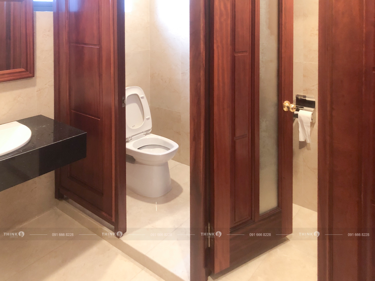 Vệ sinh toà nhà Lucky Building Trần Thái Tông