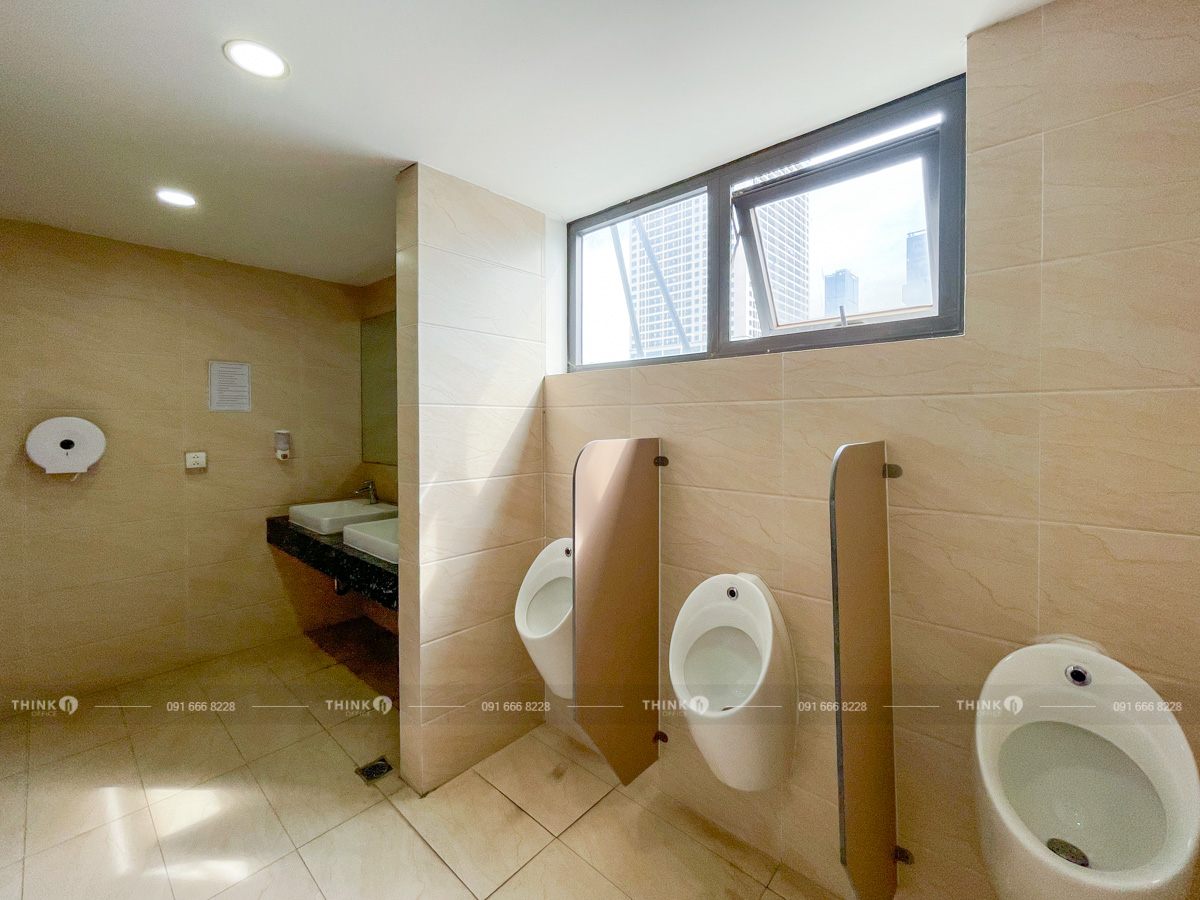 Vệ sinh toà nhà Luxury Park Views