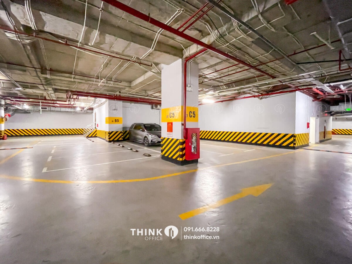 Hầm gửi xe ô tô toà nhà Discovery Central 67 Trần Phú