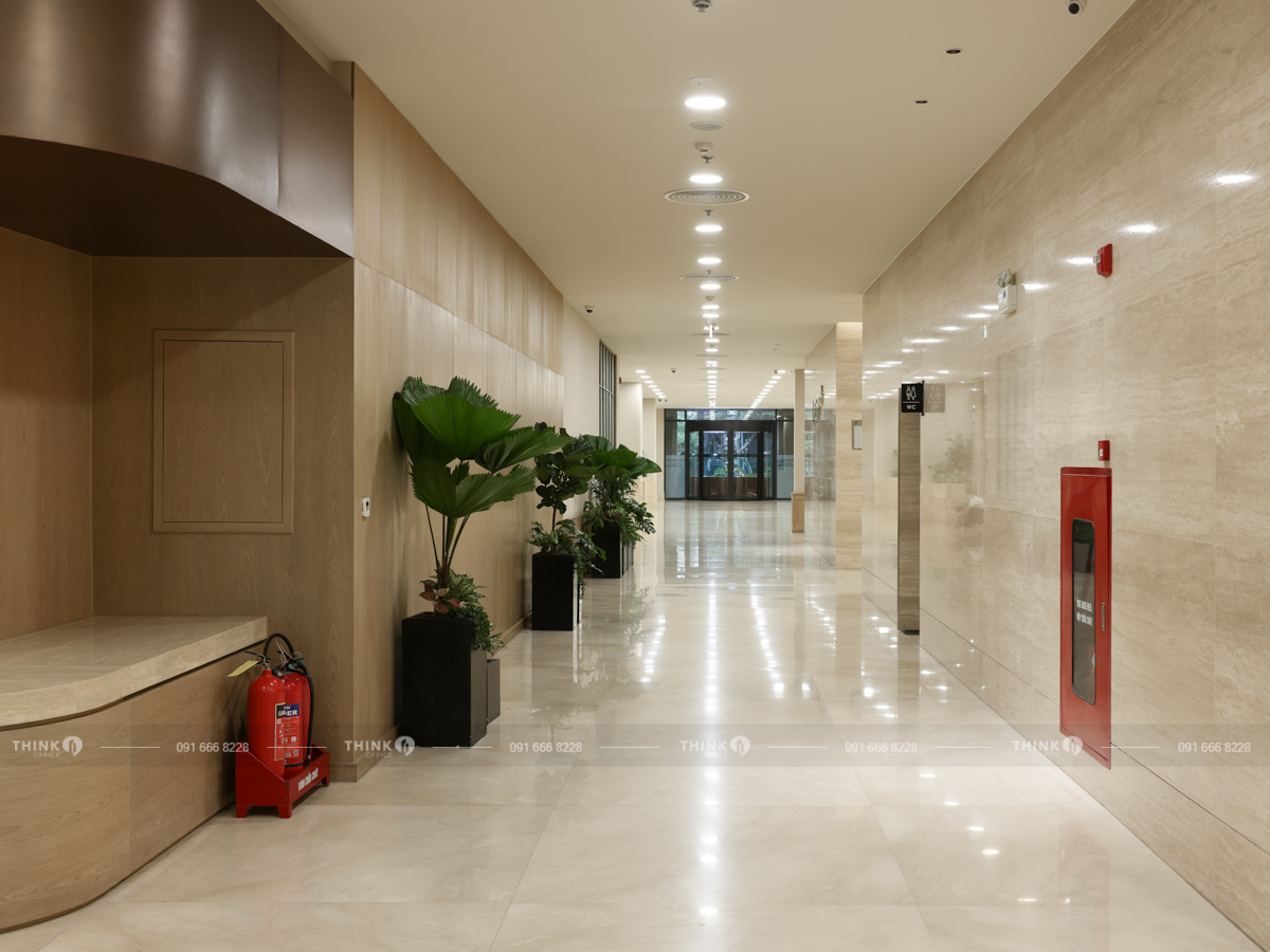 Hành lang sảnh toà nhà LPB Tower Trần Quang Khải