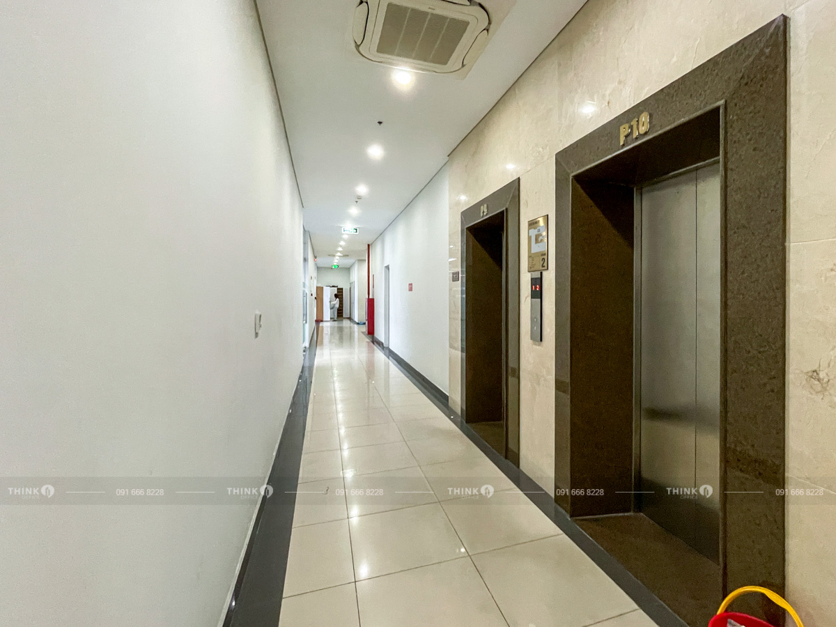 Hành lang văn phòng toà nhà Ban Cơ yếu Chính Phủ Lê Văn Lương