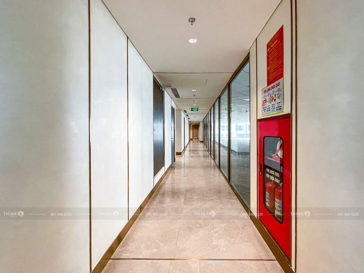 Hành lang văn phòng toà nhà Tiến Bộ Plaza