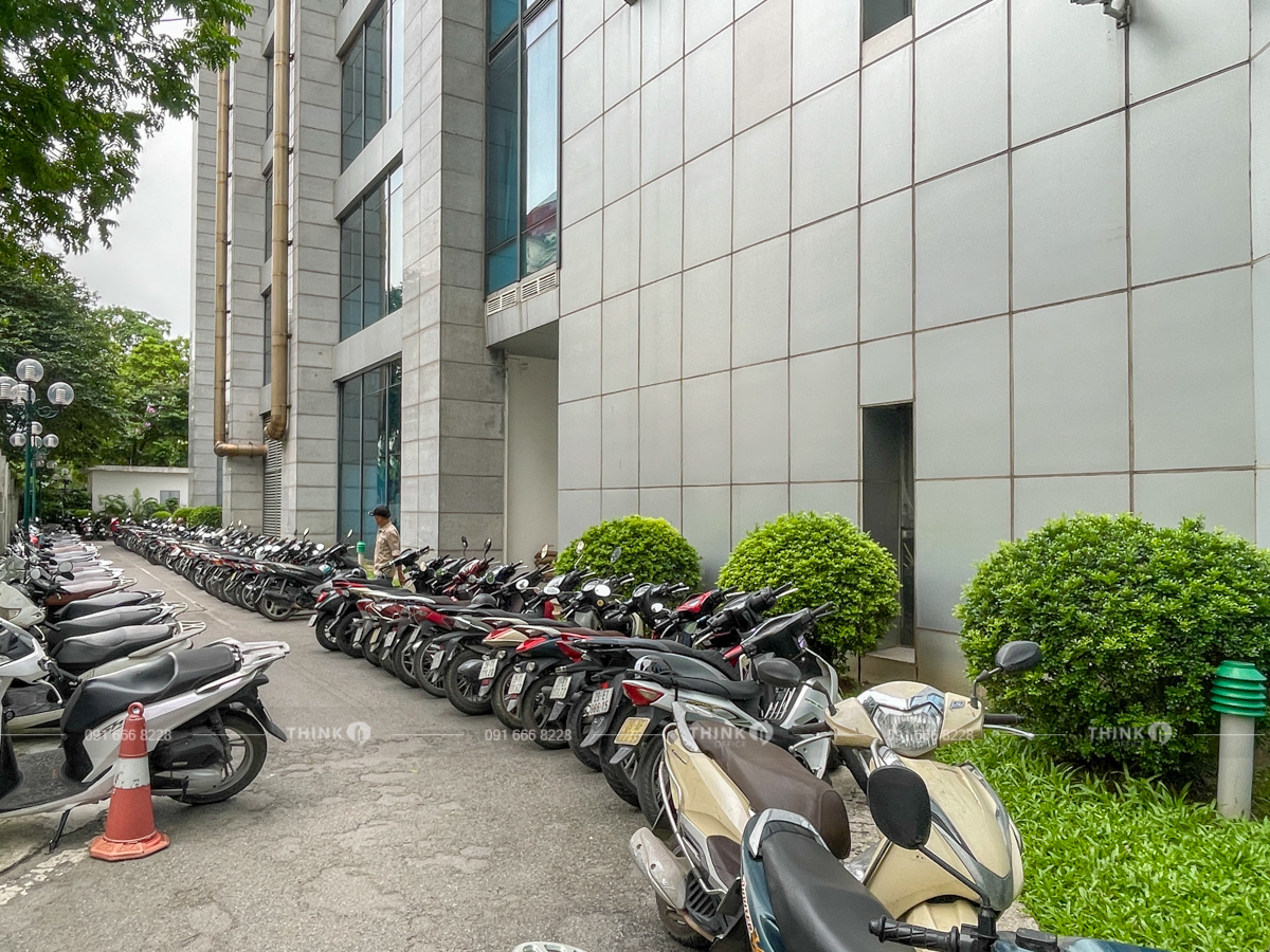 Khu để xe toà nhà Viện Dầu Khí