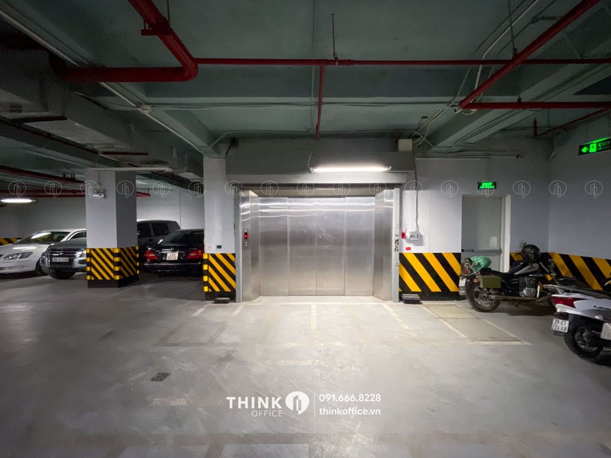 Khu vực đậu xe thông minh toà nhà SISC Tower Láng Hạ