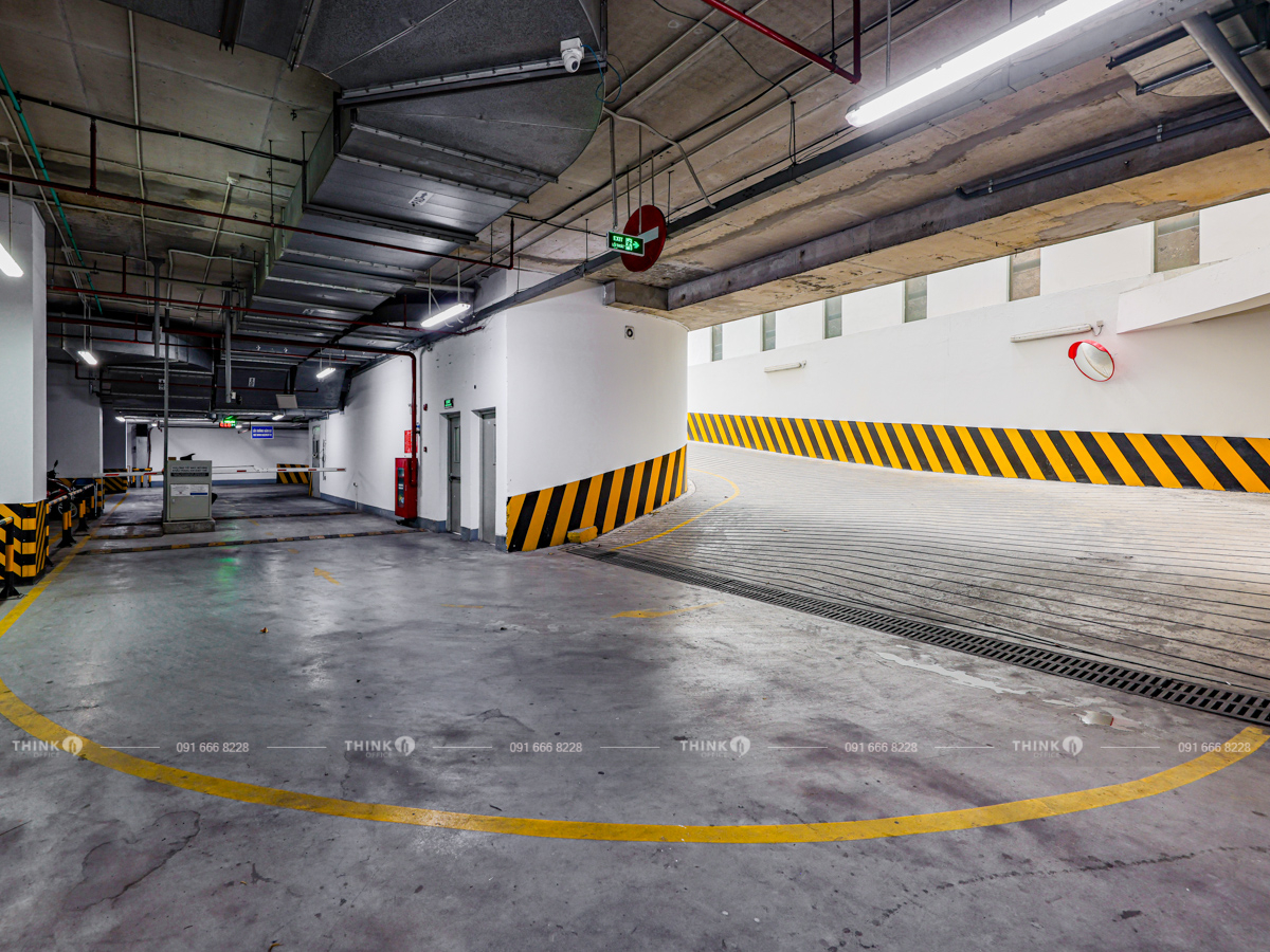 Khu vực hầm để xe toà nhà LPB Tower Trần Quang Khải