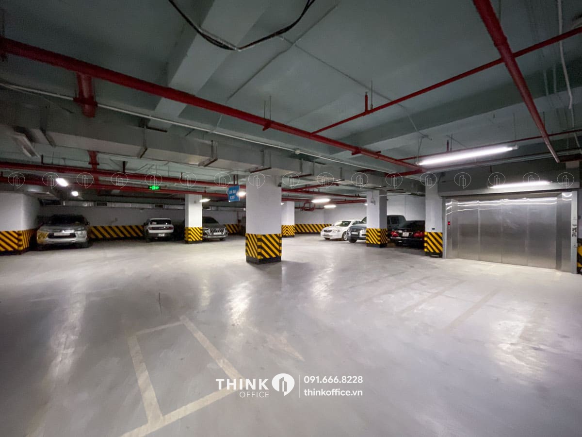 Khu vực hầm để xe tại toà nhà SISC Tower