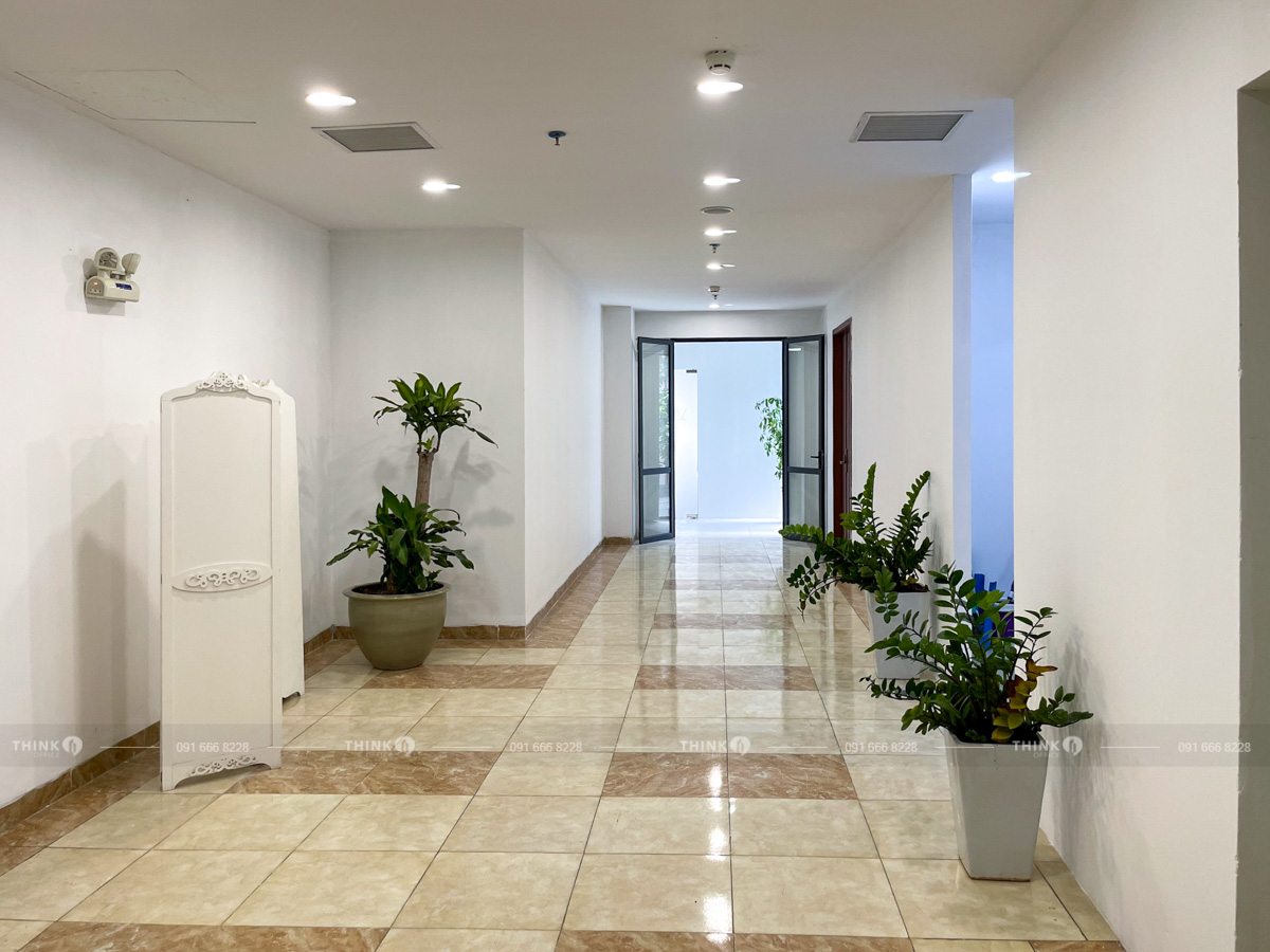 Khu vực hành lang vệ sinh toà nhà Dream Center Home Nguyễn Huy Tưởng