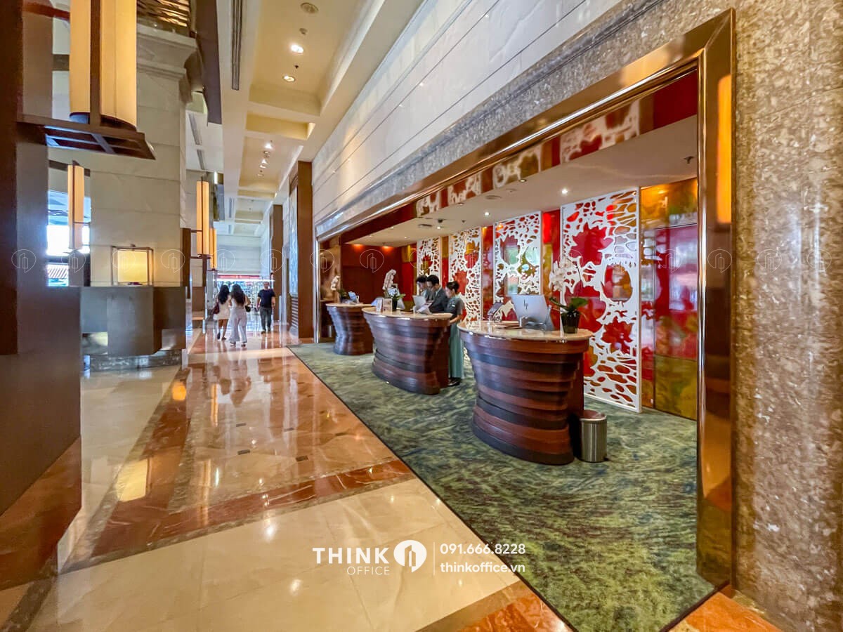 Khu vực quầy lễ tân tại toà nhà Pan Pacific Hanoi