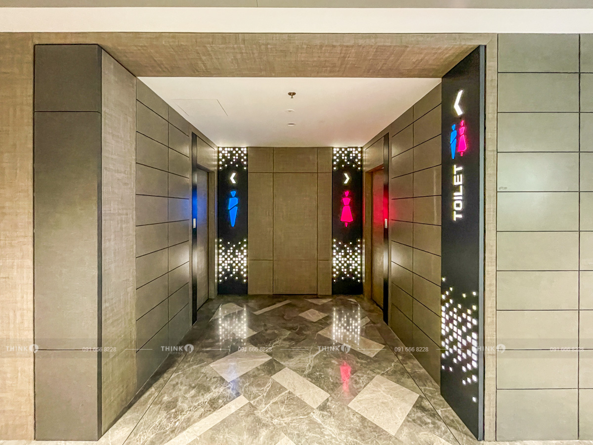 Khu vực nhà vệ sinh toà nhà Diagon Building
