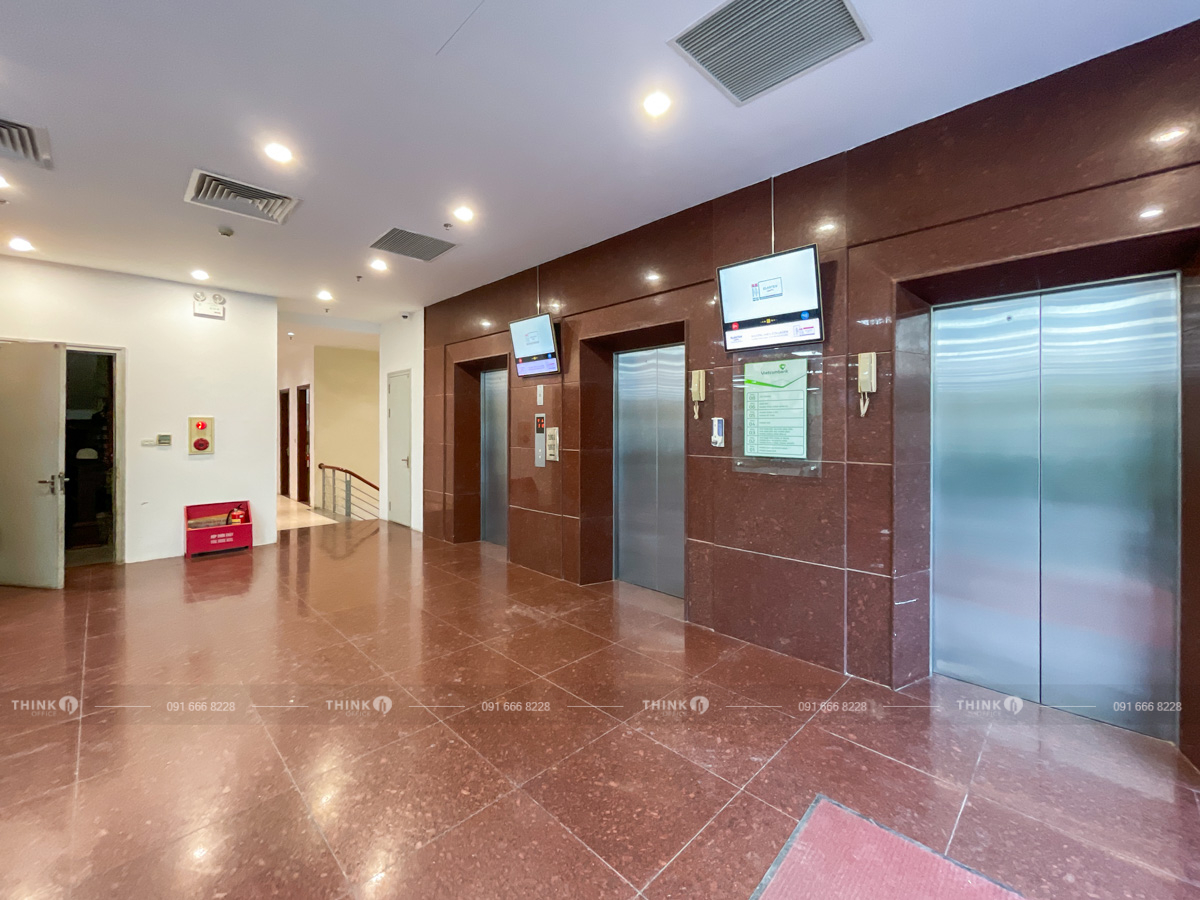 Khu vực sảnh thang máy toà nhà ADI Building