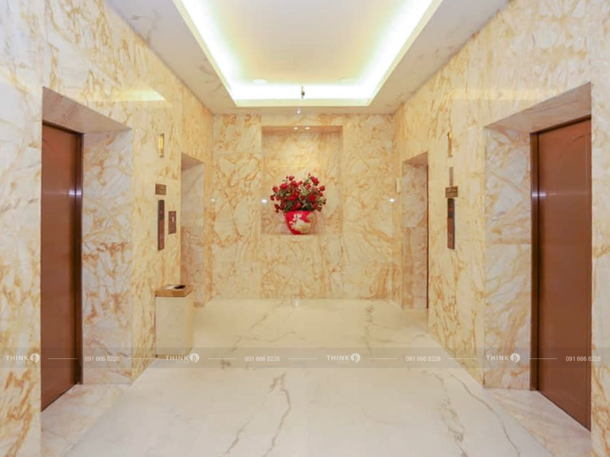 Khu vực sảnh thang máy văn phòng toà nhà Hoàng Thành Tower Mai Hắc Đế