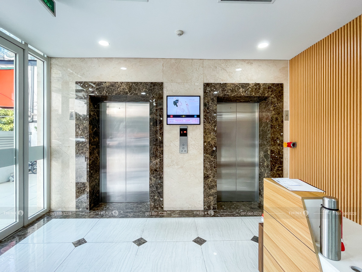 Khu vực sảnh thang máy văn phòng toà nhà Vạn Phúc Building