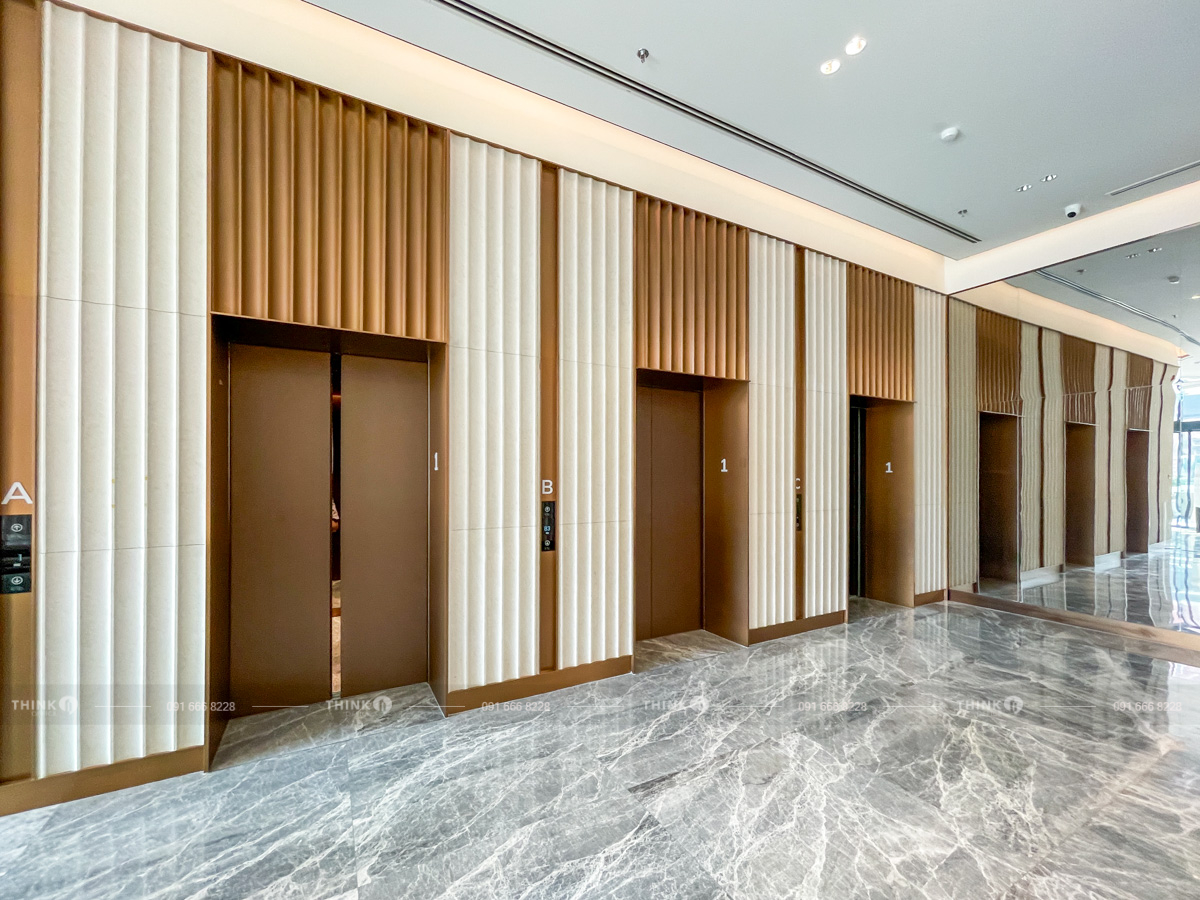Khu vực thang máy sảnh toà nhà Tiến Bộ Plaza