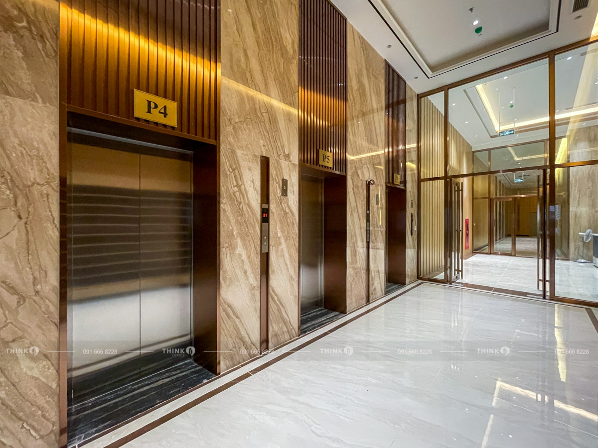 Khu vực thang máy toà nhà Capital Elite
