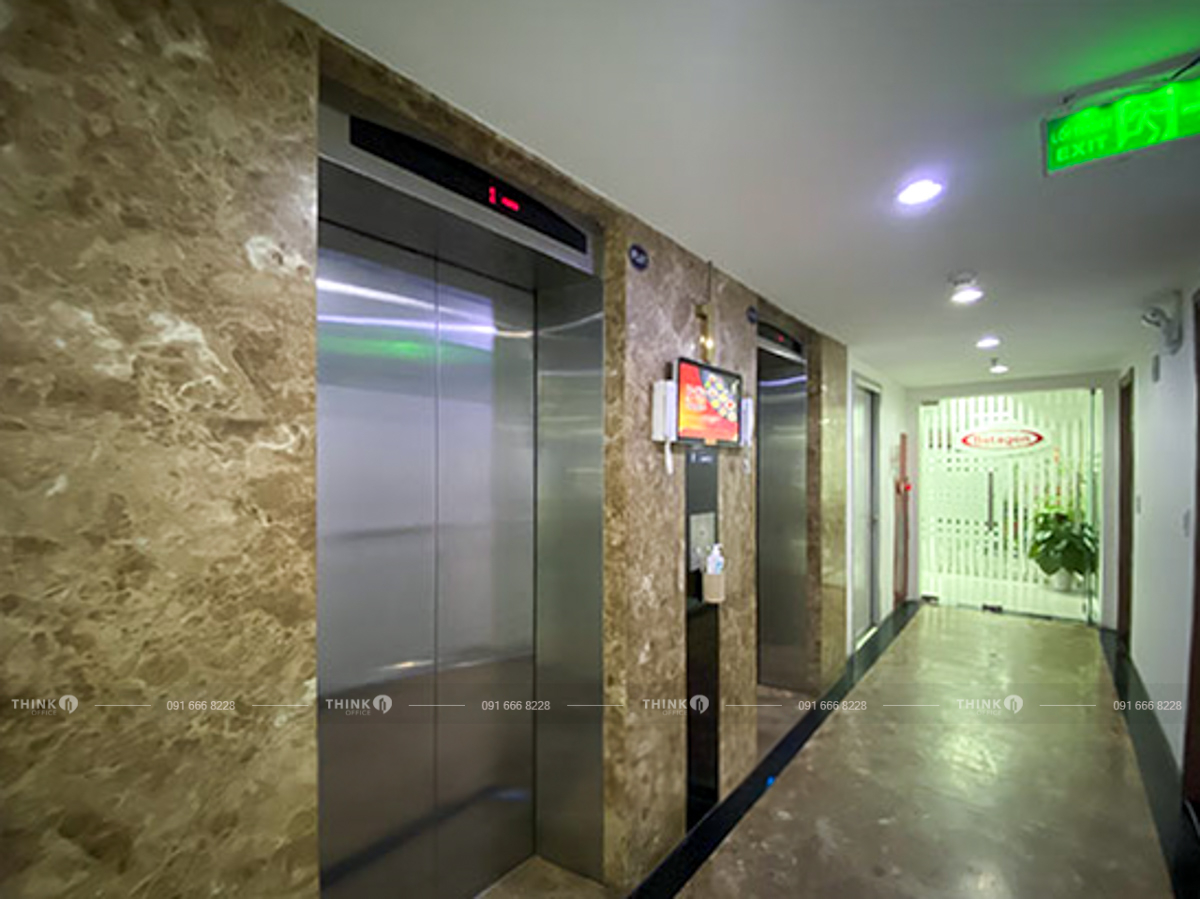 Khu vực thang máy văn phòng toà nhà Vĩnh Xuân Building