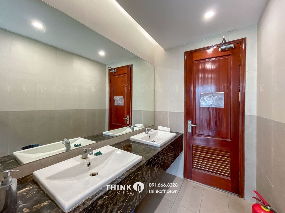 Bồn rửa tay nhà vệ sinh SISC Tower Láng Hạ