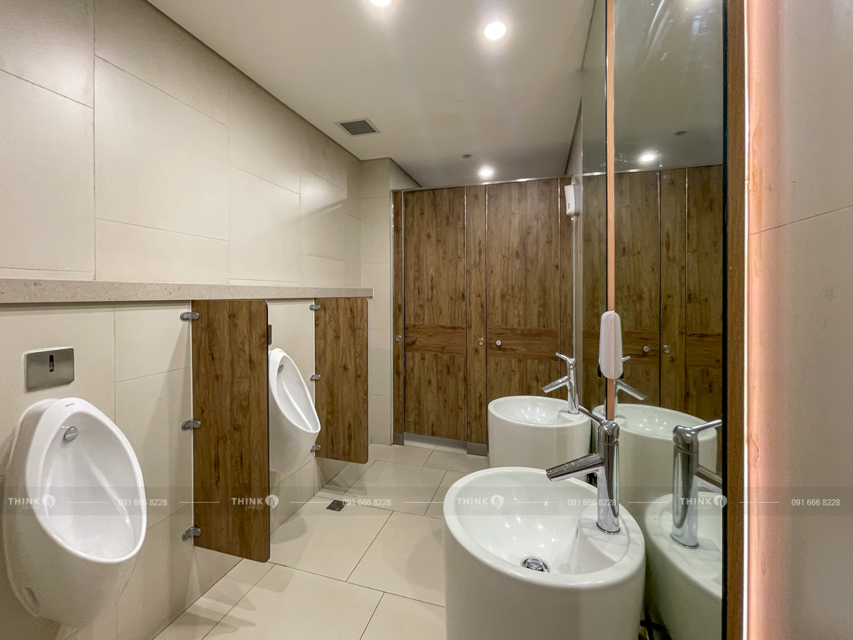 Khu vực vệ sinh toà nhà Lancaster Luminaire