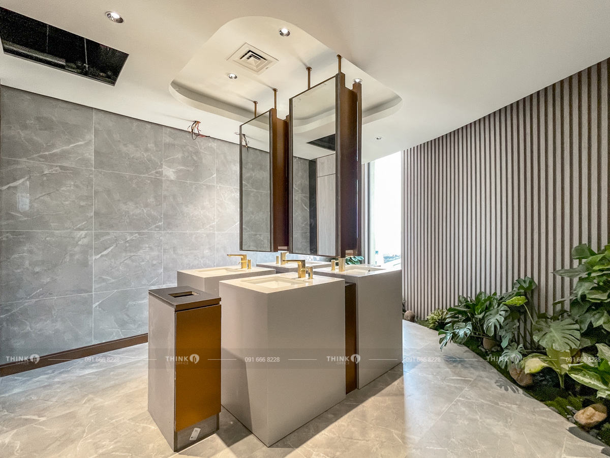Khu vực vệ sinh toà nhà Tiến Bộ Plaza Nguyễn Thái Học