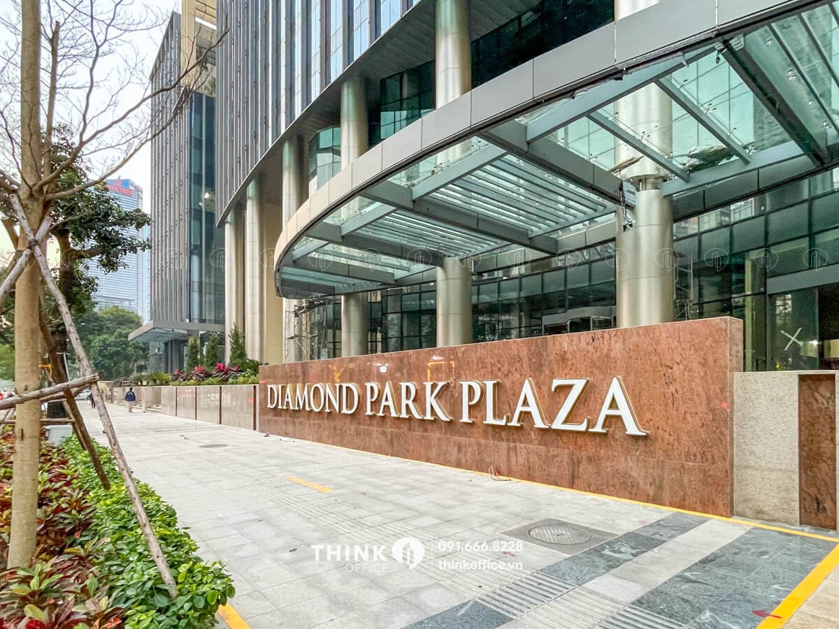 Khuôn viên ngoài toà nhà BRG Diamond Park Plaza
