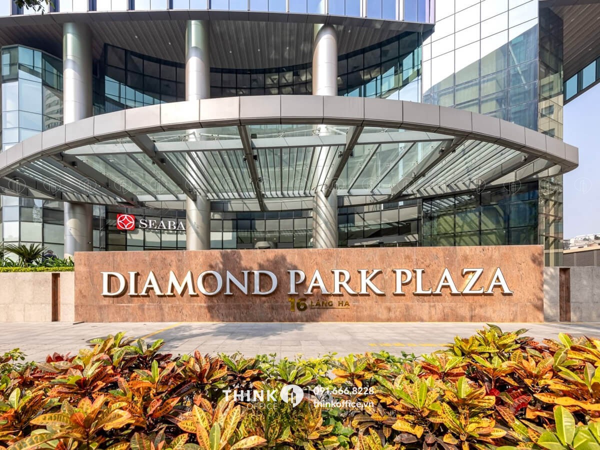 Khuôn viên ngoài toà nhà BRG Diamond Park Plaza Láng Hạ