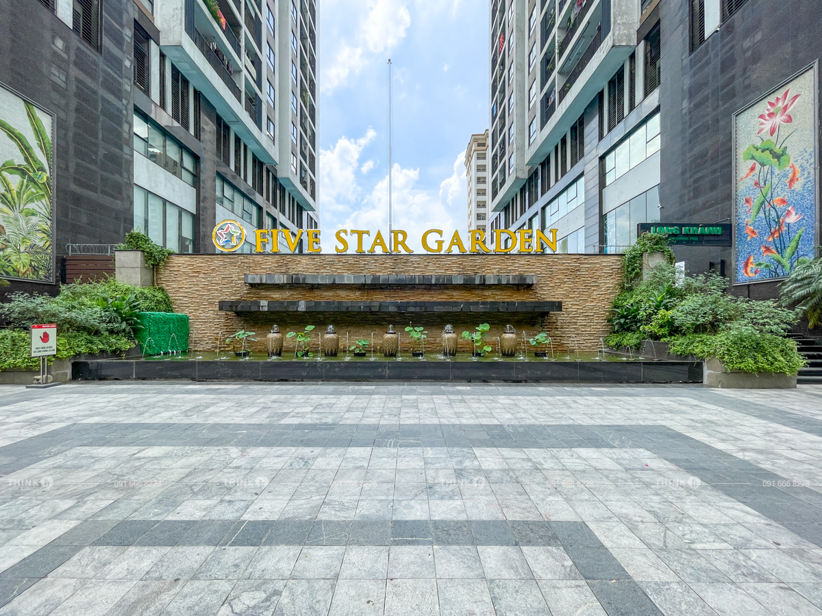Khuôn viên ngoài toà nhà Five Star Garden