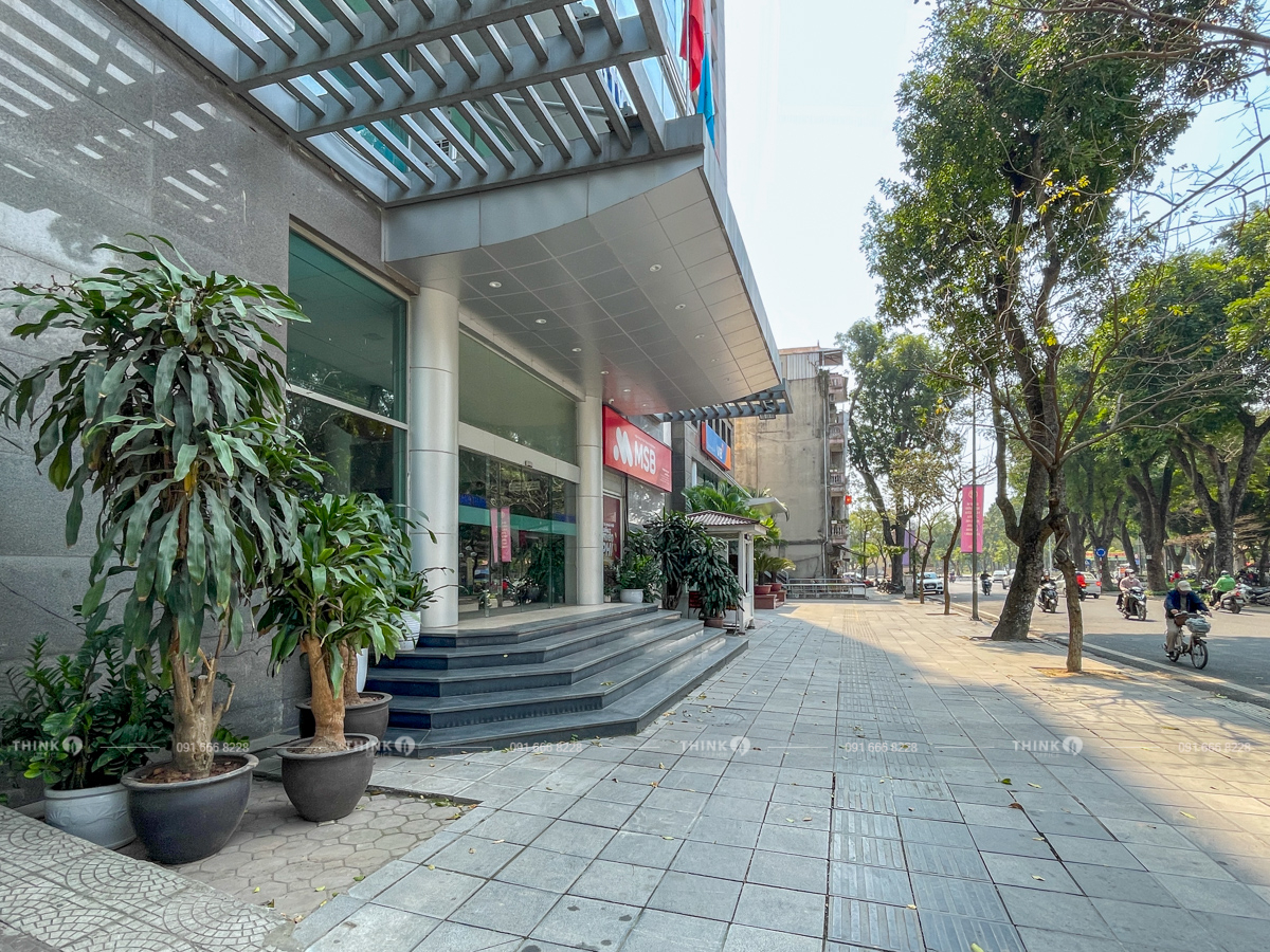 Khuôn viên ngoài toà nhà Hancorp Building 57 Quang Trung