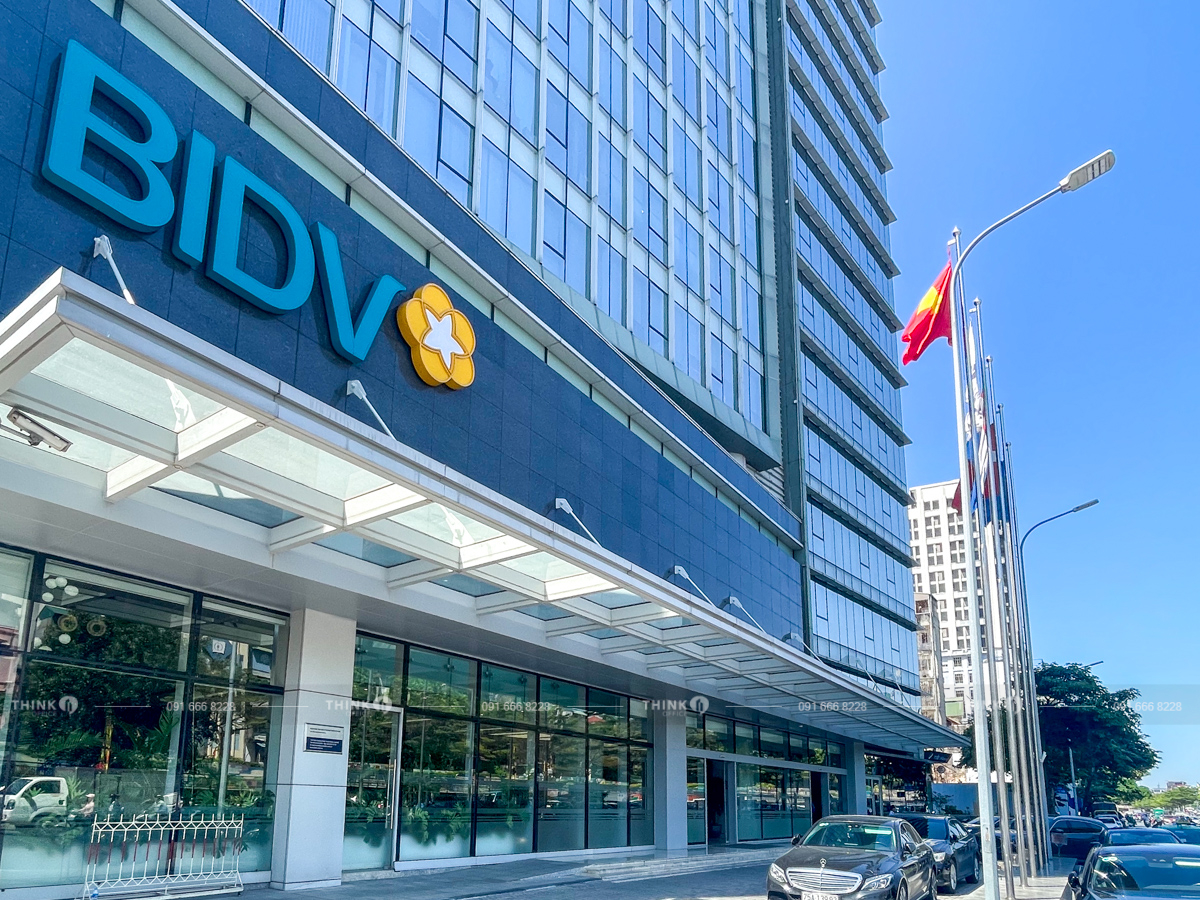 Khuôn viên trước toà nhà BIDV Tower Trần Quang Khải