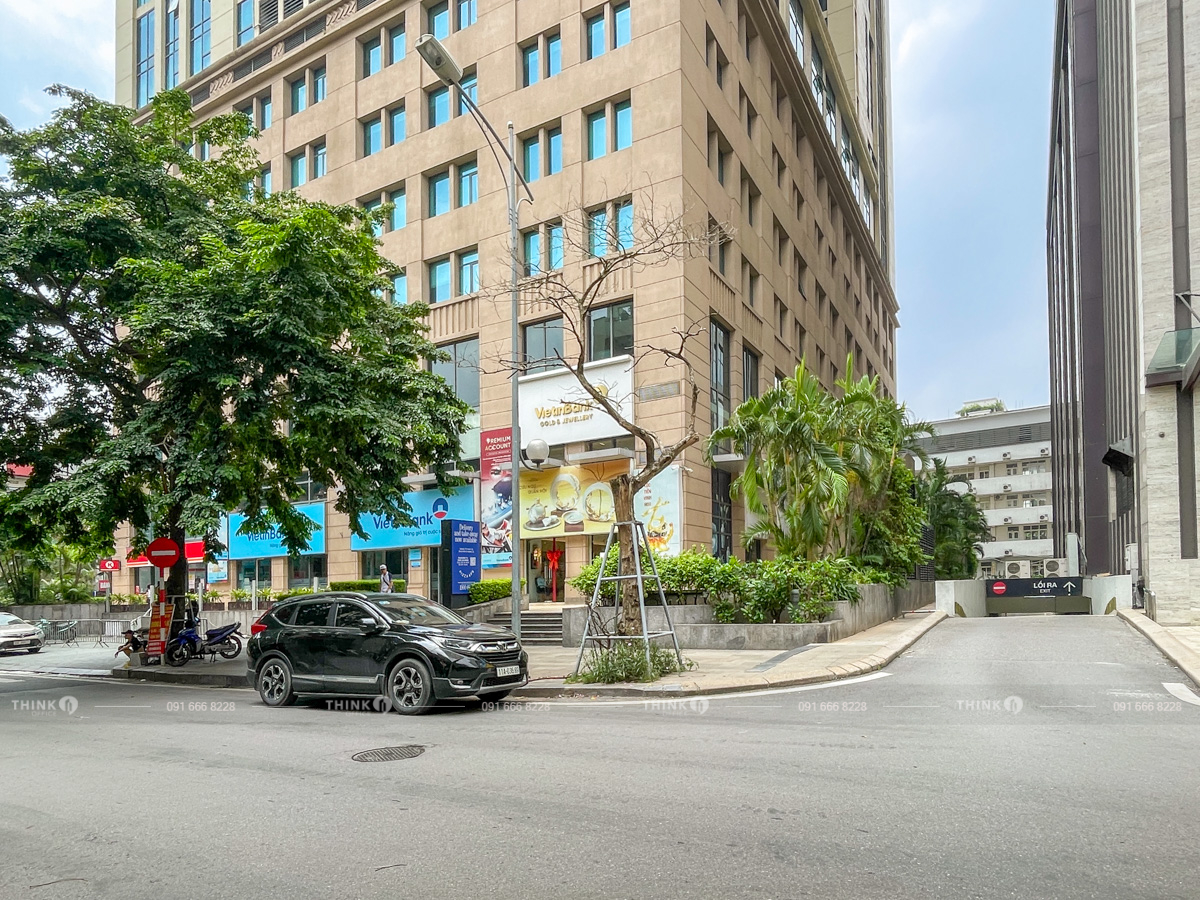 Lối vào hầm để xe toà nhà Hoàng Thành Tower Mai Hắc Đế