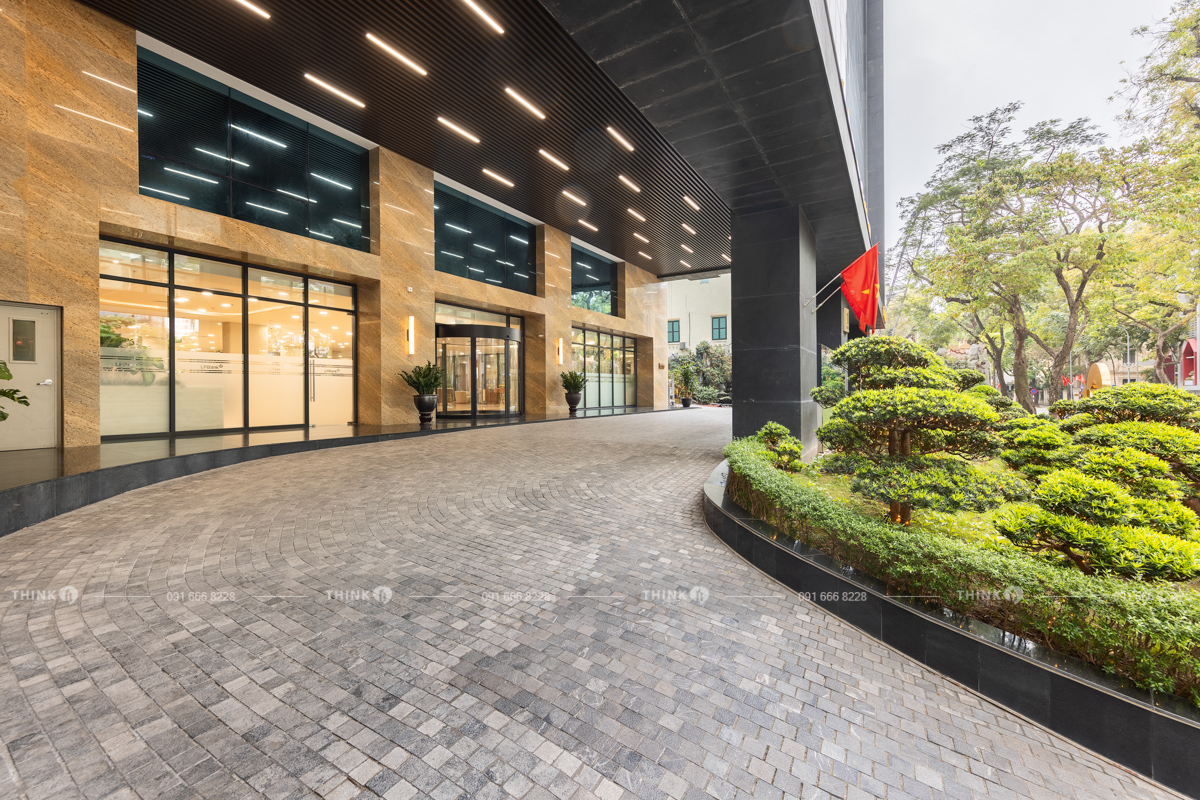 Lối vào khu vực sảnh đón khách LPB Tower
