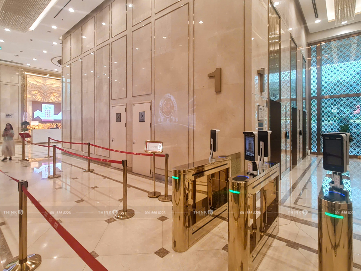 Lối vào khu vực thang máy toà nhà BRG Tower Trần Quang Khải
