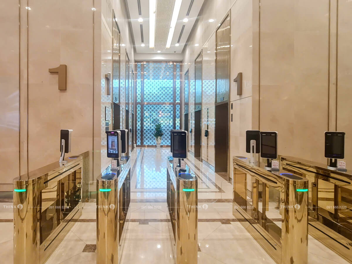 Lối vào khu vực thang máy văn phòng BRG Tower Trần Quang Khải