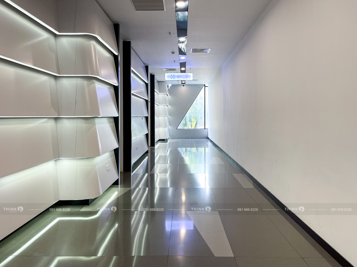 Lối vào nhà vệ sinh toà nhà The Zei Plaza