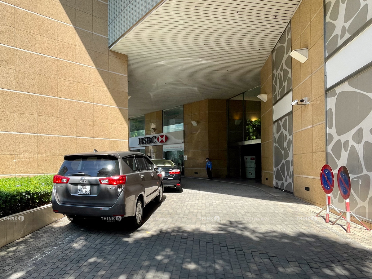Lối vào sảnh đón khách toà nhà Sun Red River Building