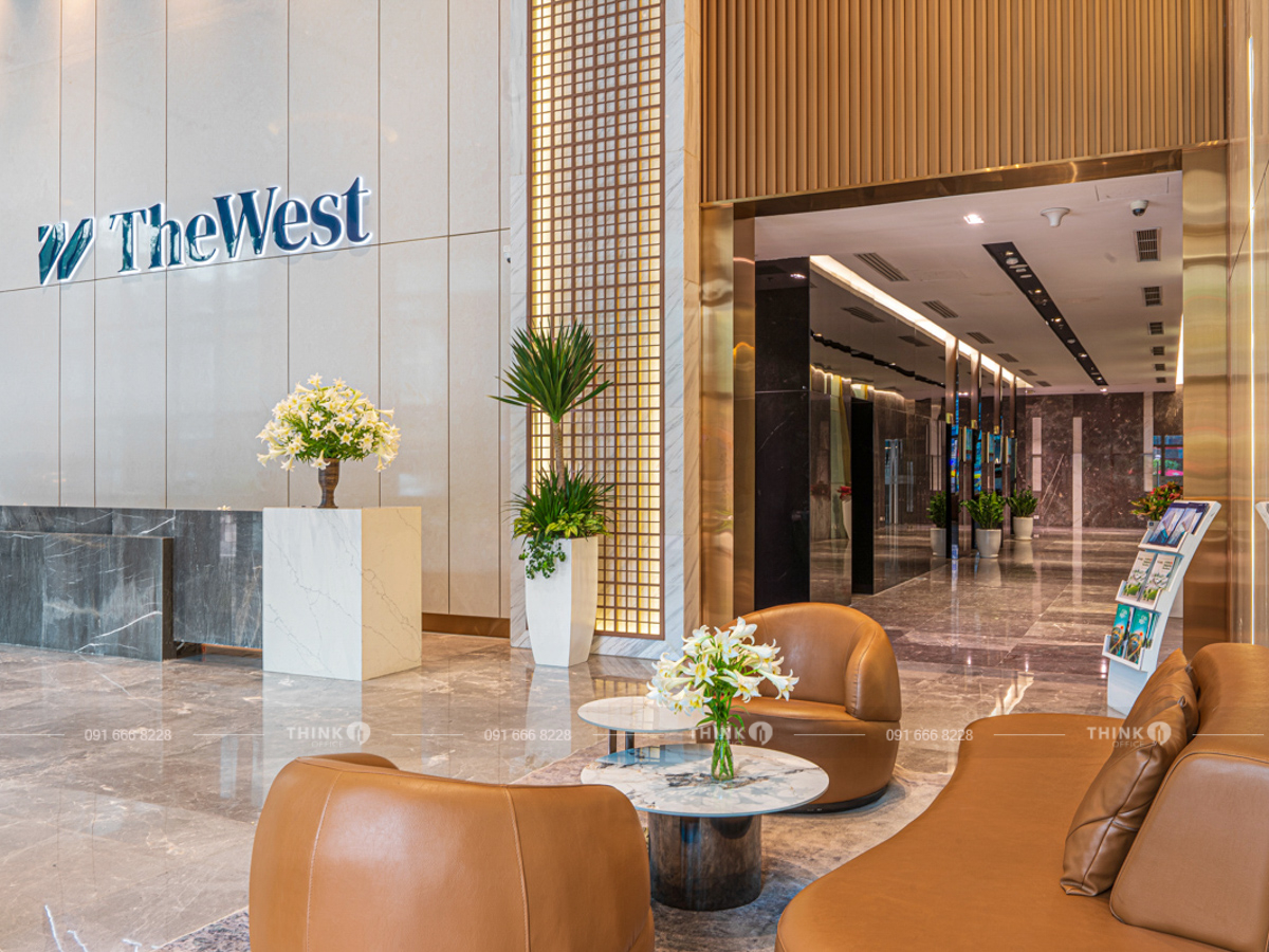Lối vào sảnh thang máy The West