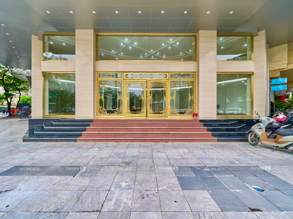Lối vào sảnh toà nhà 82 Trần Thái Tông