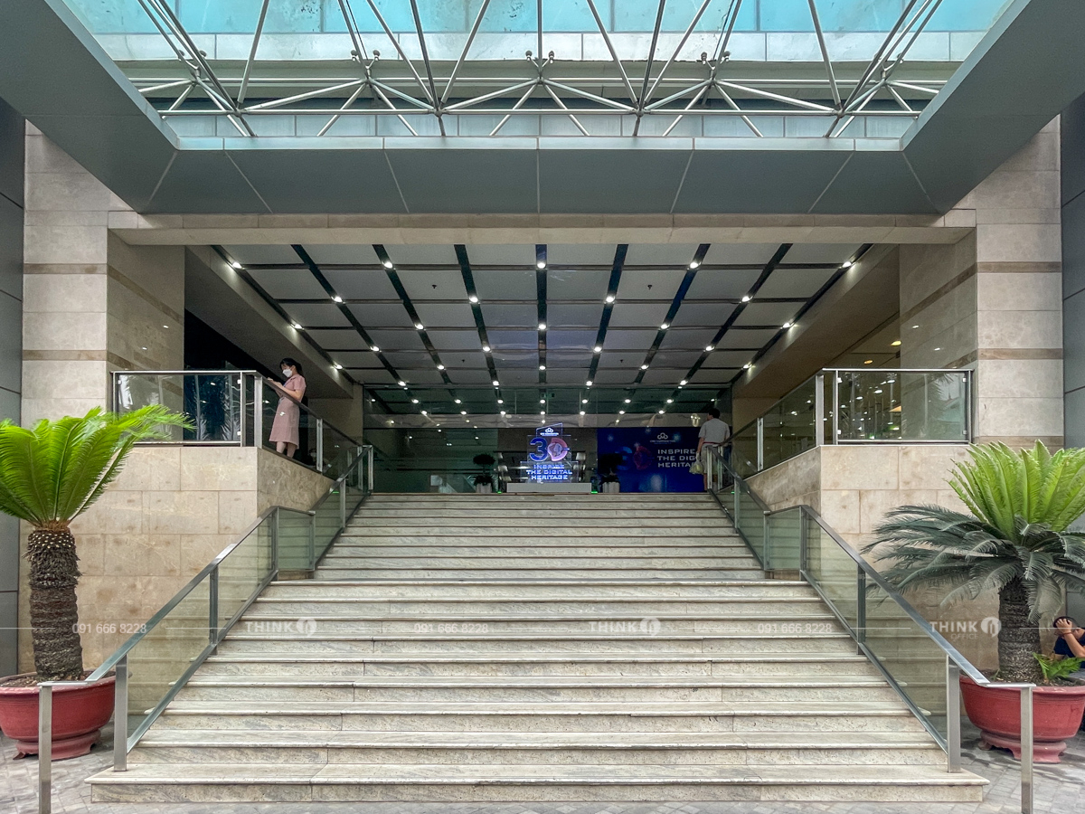 Lối vào sảnh toà nhà CMC Tower