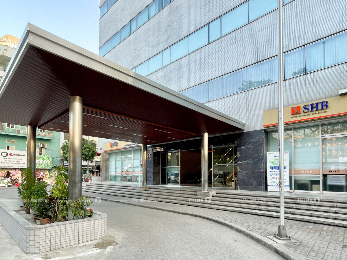 Lối vào sảnh toà nhà HITC Building