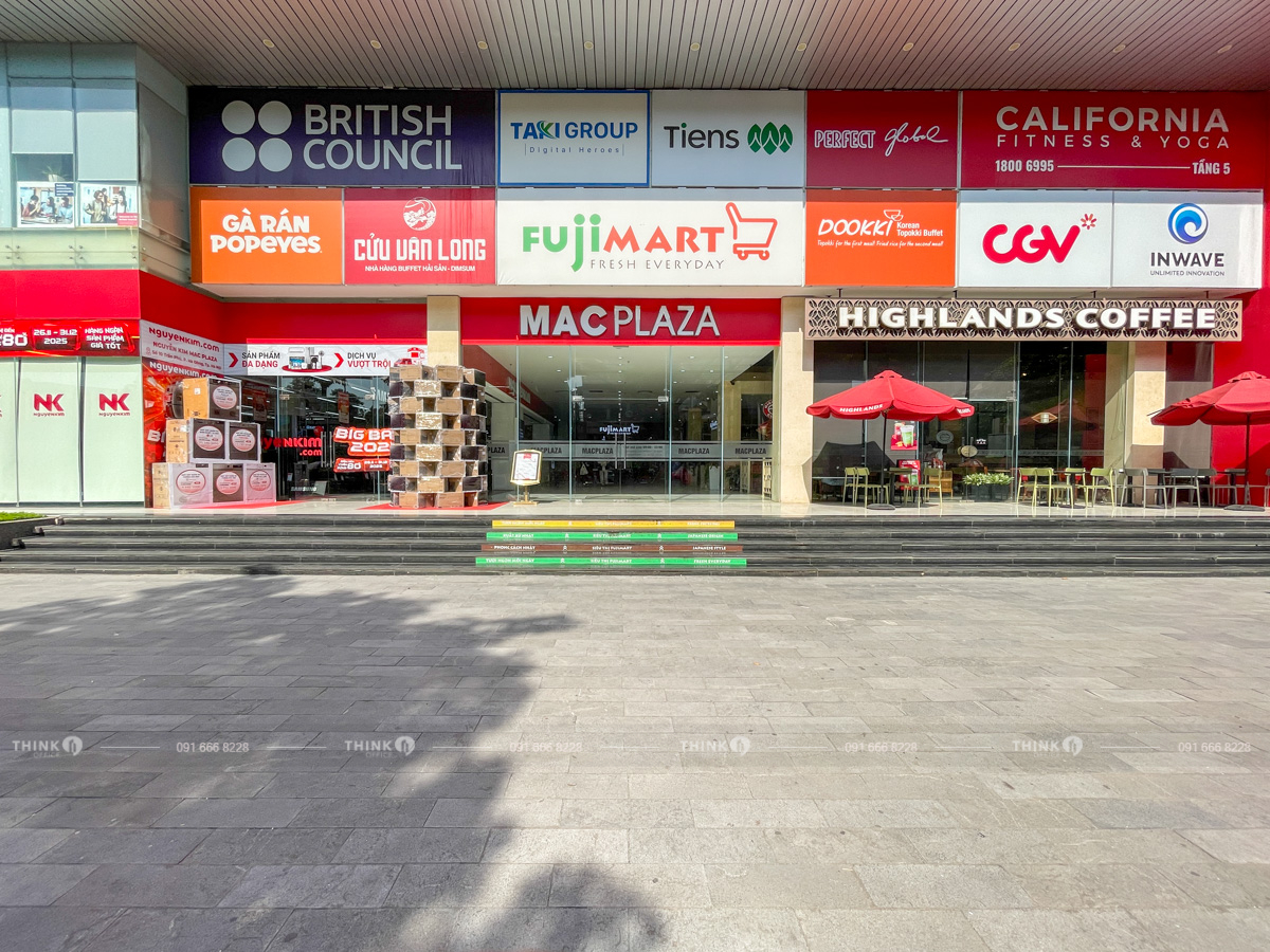 Lối vào sảnh toà nhà Mac Plaza