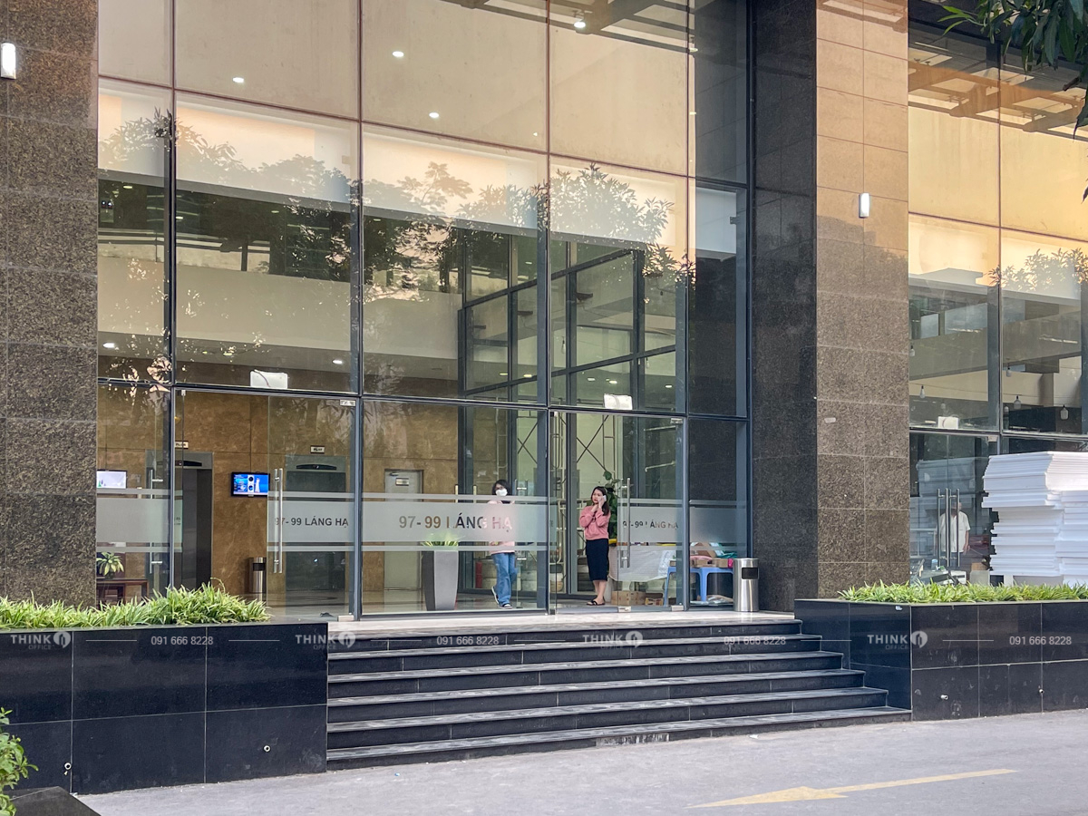 Lối vào sảnh toà nhà Petrowaco Tower
