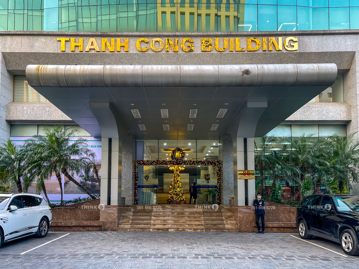 Lối vào sảnh toà nhà Thành Công Building