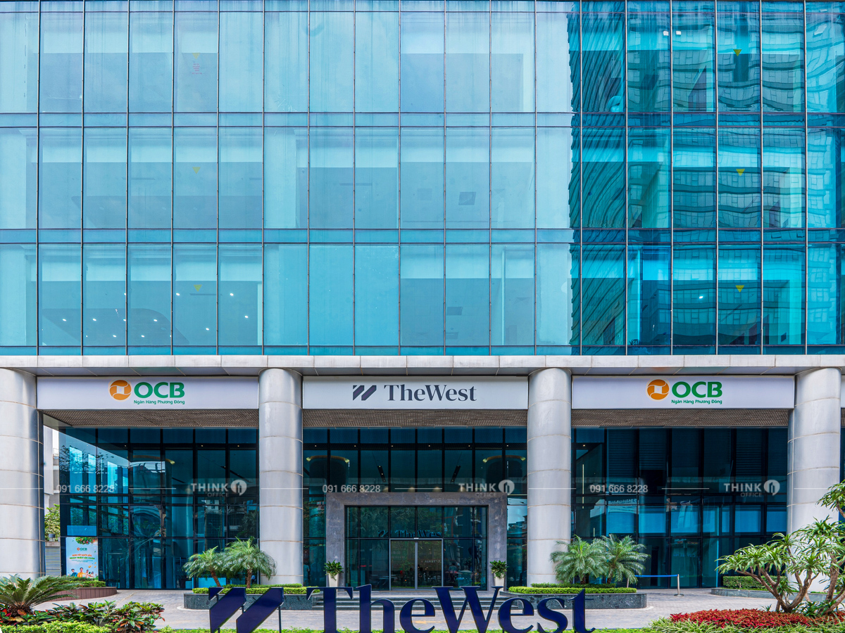 Lối vào sảnh toà nhà The West