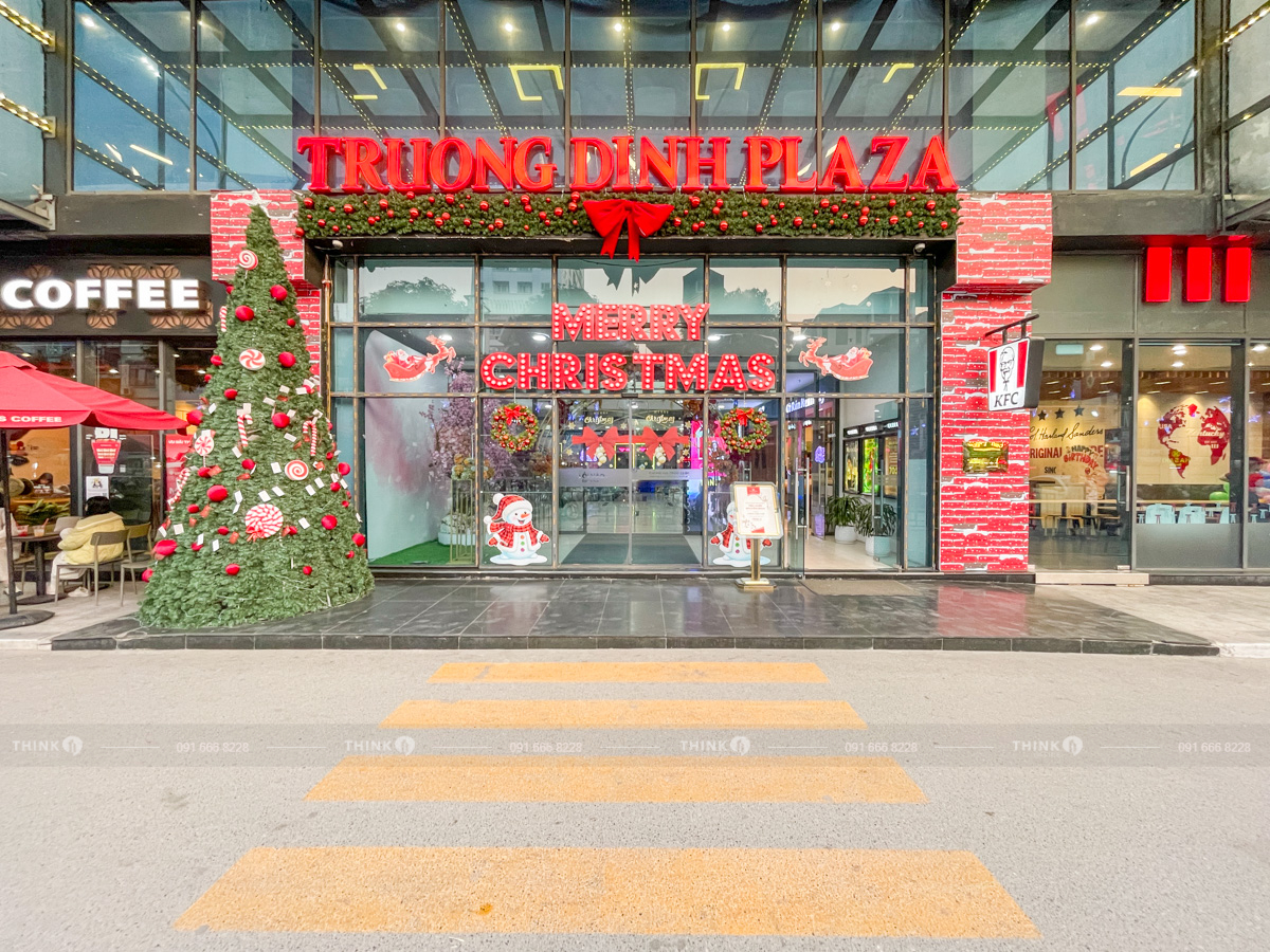 Lối vào sảnh toà nhà Trương Định Plaza