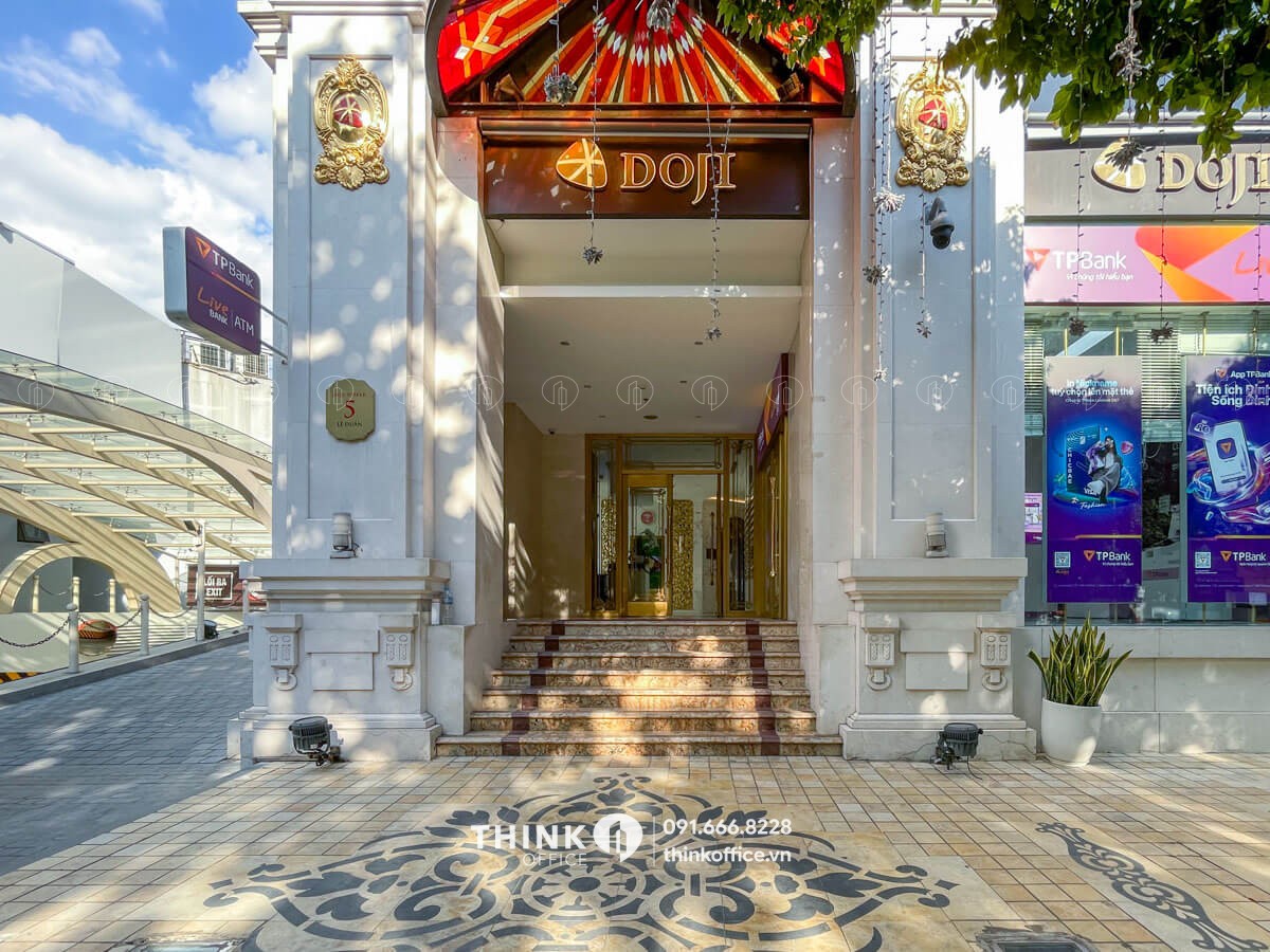 Lối vào sảnh văn phòng toà nhà Doji Tower