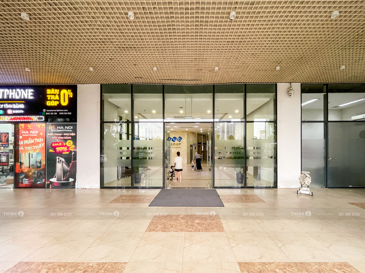 Lối vào sảnh văn phòng toà nhà FLC Complex Phạm Hùng