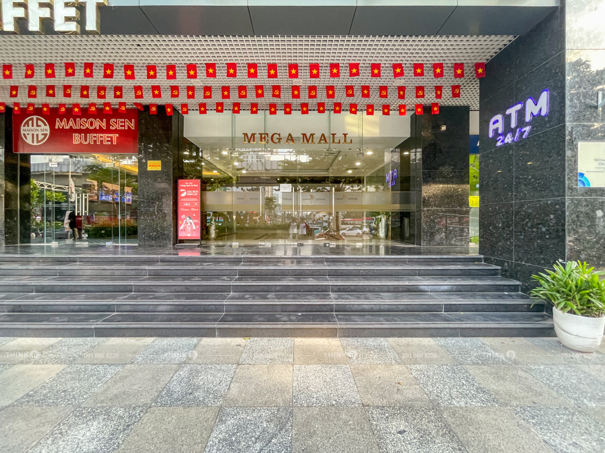 Lối vào sảnh văn phòng toà nhà Gold Tower