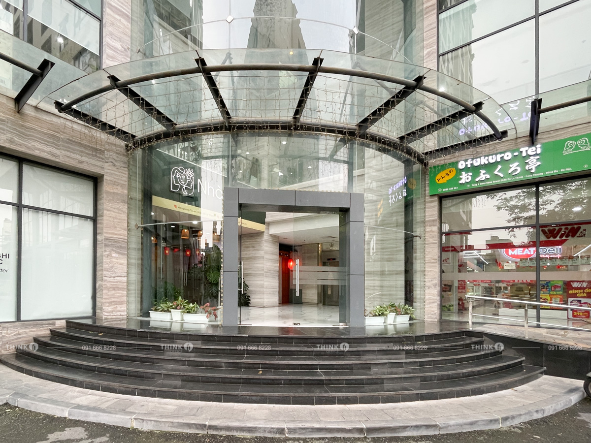 Lối vào sảnh văn phòng toà nhà Hongkong Tower