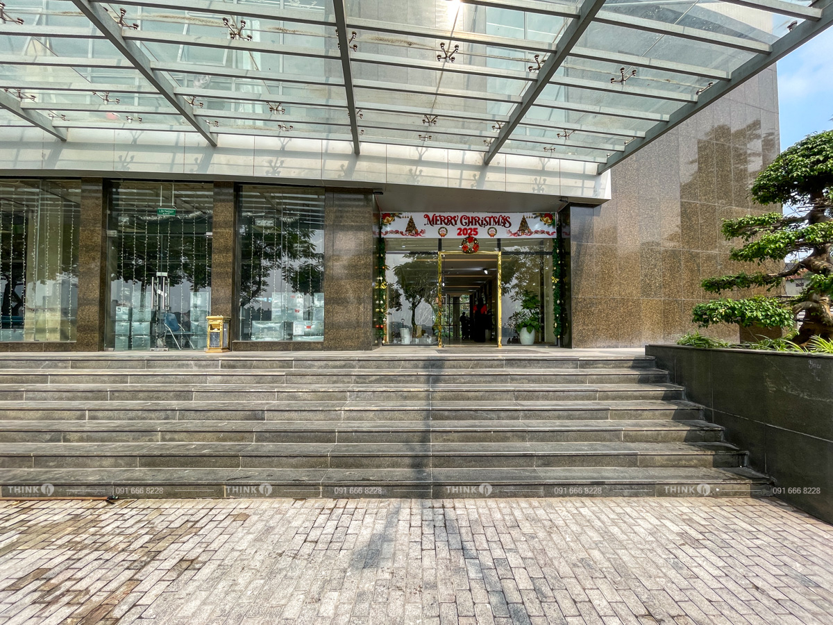 Lối vào sảnh văn phòng toà nhà Hudland Tower