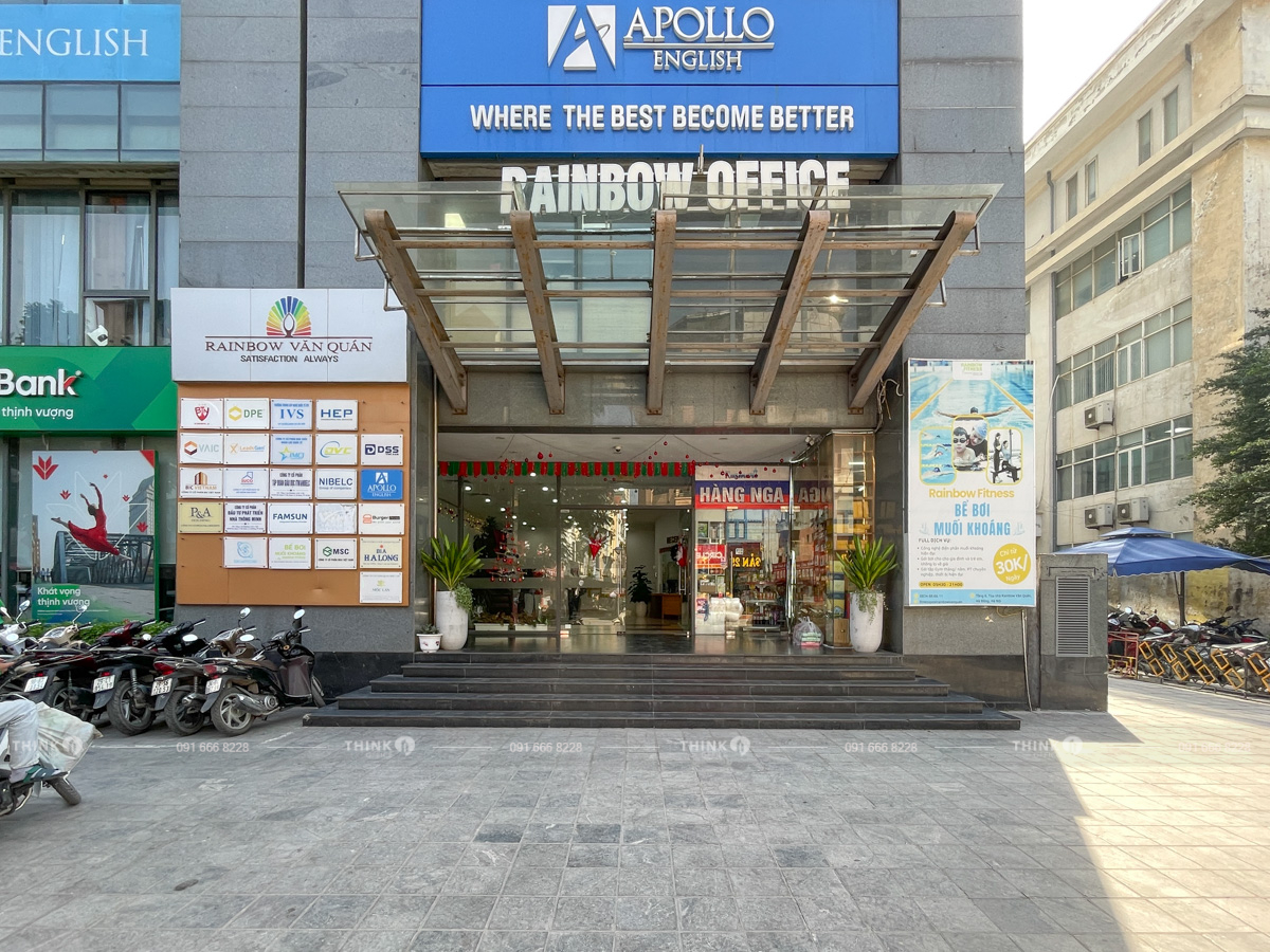 Lối vào sảnh văn phòng toà nhà Rainbow Văn Quán