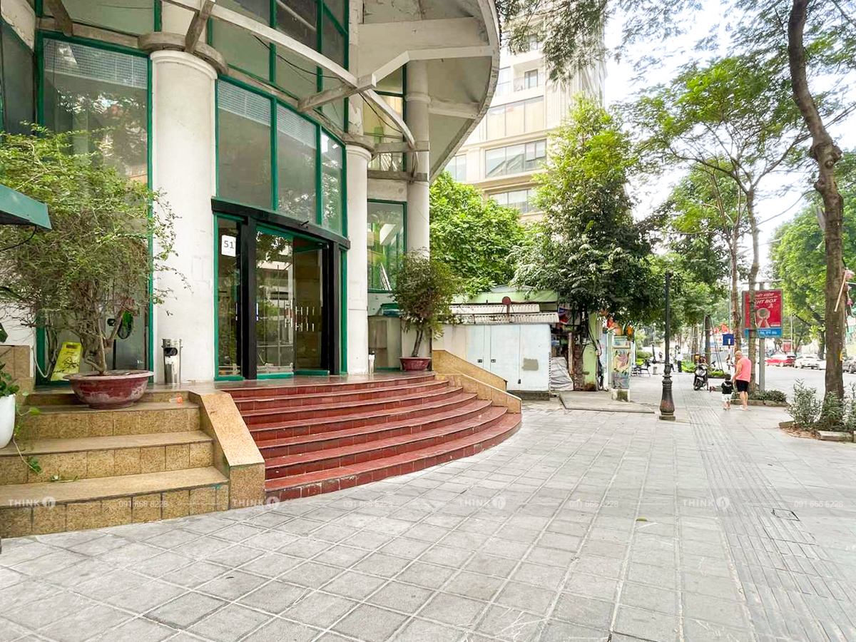 Lối vào sảnh văn phòng toà nhà TTTM Vân Hồ 51 Lê Đại Hành