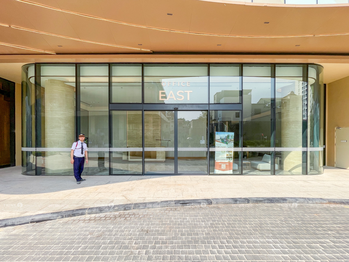 Lối vào sảnh văn phòng toà nhà Tiến Bộ Plaza